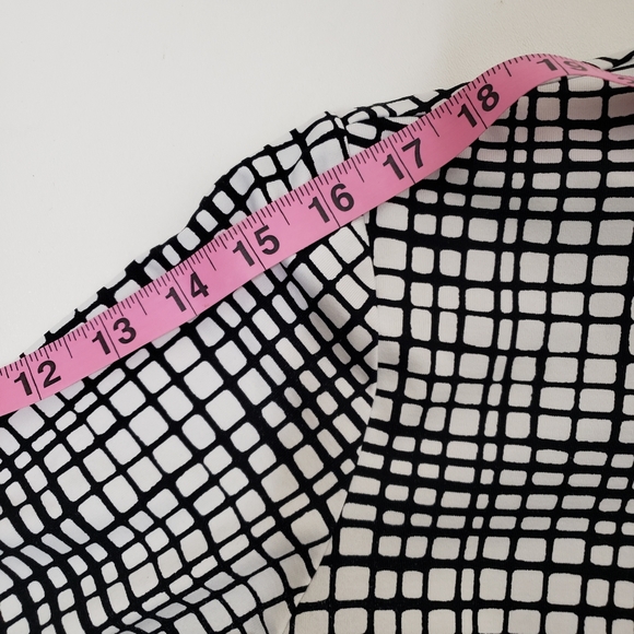 J McLaughlin Patterned Dress size XS - Picture 5 of 7